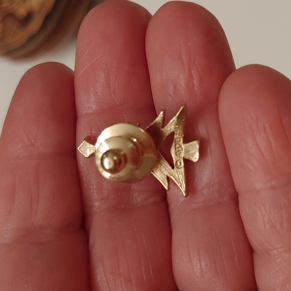 Avon Vintage Christmas Tree Pin - Picture 3 of 6